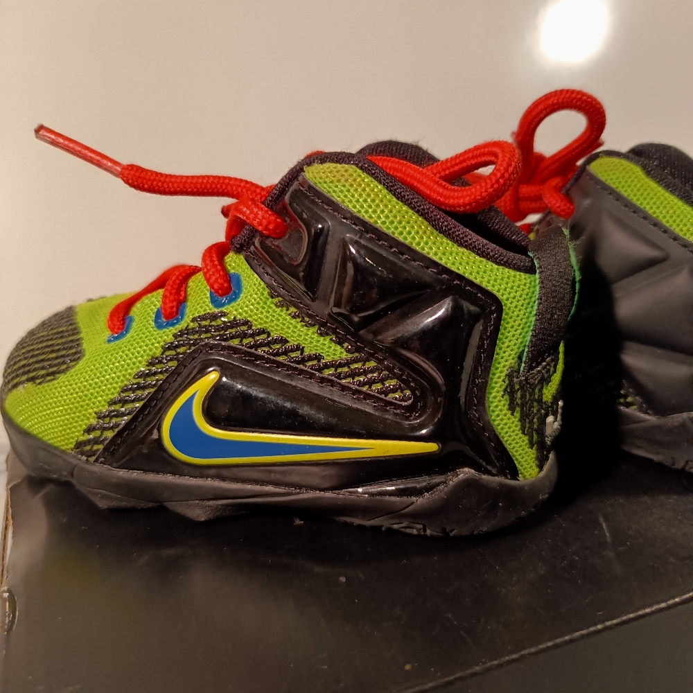 Nike LeBron 12 XII Gamer TD 685185-009 Black/Green/Blue Size 5C